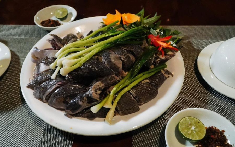 GÀ H'MÔNG HẤP (Con)